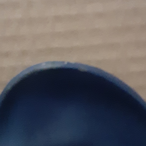 Adidas "Adilette" mens size 7 slides/sandals - Picture 5 of 16